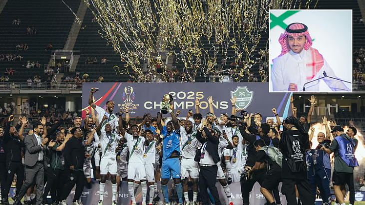 تهنئة وزير الرياضة للنادي الأهلي