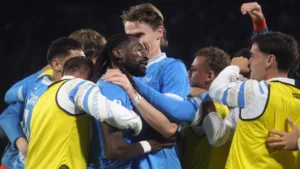 نابولي يتصدر الكالتشيو بعد فوز كبير على إنتر ميلان في الجولة الثامنة