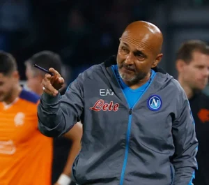 نابولي يتصدر الكالتشيو بعد فوز كبير على إنتر ميلان في الجولة الثامنة