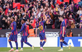 برشلونة يتصدر الدوري الإسباني بعد الفوز على ألافيس 3-1