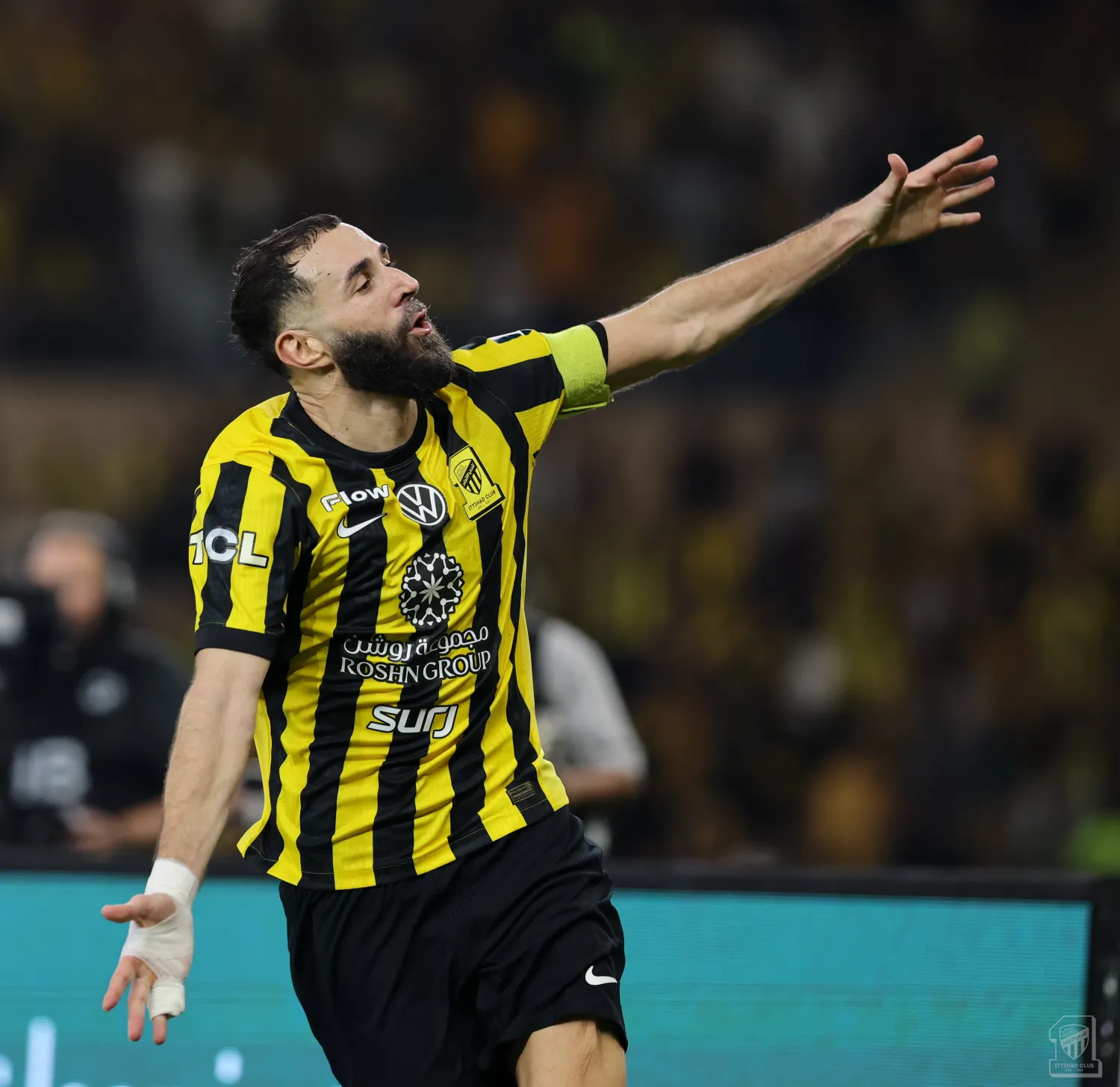 مستقبل كريم بنزيما مع الاتحاد يثير الجدل مع اقترابه من دخول الفترة الحرة