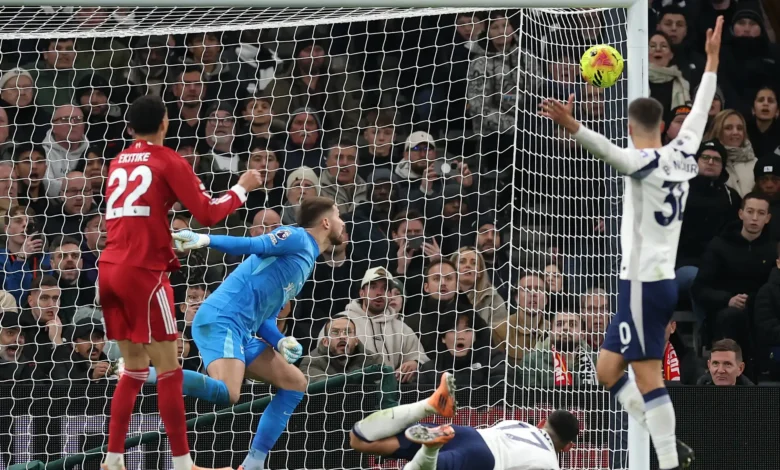 ليفربول يهزم توتنهام 2-1 في مباراة نارية بالجولة 17 من الدوري الإنجليزي