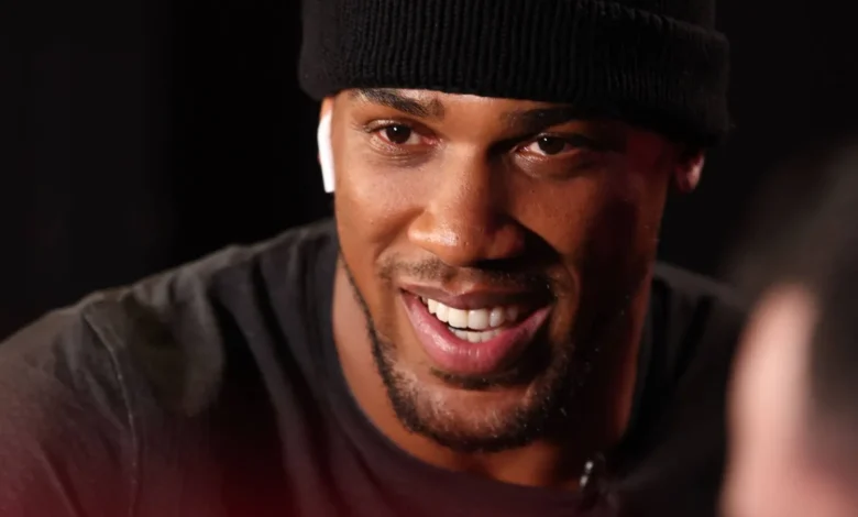 إصابة طفيفة لأنطوني جوشوا في حادث سير مروّع بنيجيريا يسفر عن وفاة شخصين