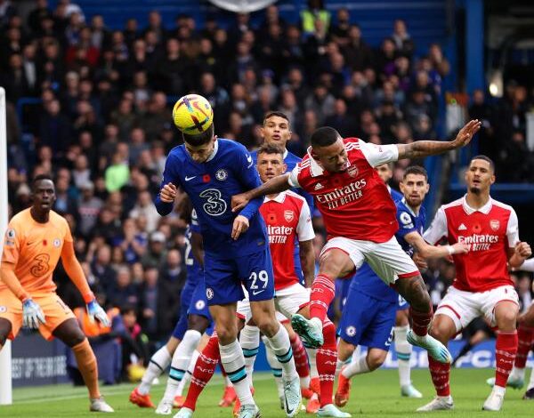 تشيلسي يتعادل مع آرسنال 1-1 في قمة الجولة 13 من الدوري الإنجليزي رغم النقص العددي