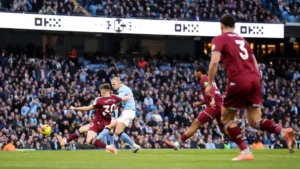 مانشستر سيتي يعتلي الصدارة مؤقتًا بعد فوز كاسح على وست هام في الدوري الإنجليزي