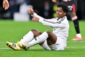 ريال مدريد يعير إندريك إلى ليون الفرنسي حتى نهاية الموسم في صفقة مدفوعة