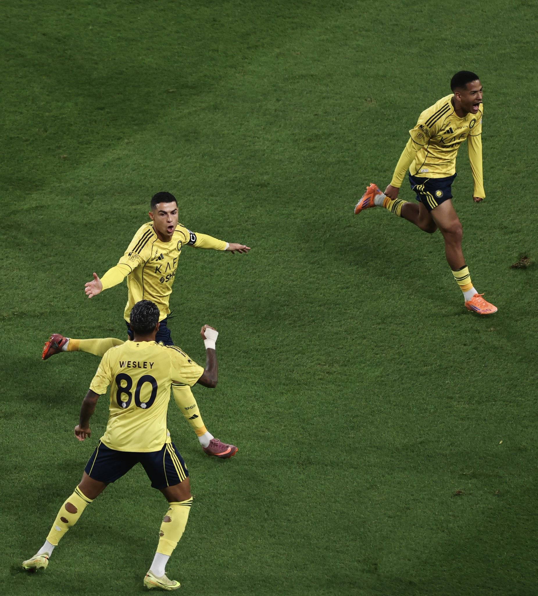 رونالدو يتألق بثنائية ويقود النصر للفوز على الأخدود بثلاثية في الدوري السعودي