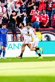 إشبيلية يكتسح ريال أوفييدو برباعية نظيفة في الدوري الإسباني