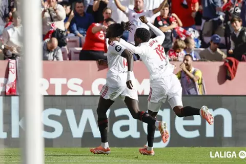 إشبيلية يكتسح ريال أوفييدو برباعية نظيفة في الدوري الإسباني