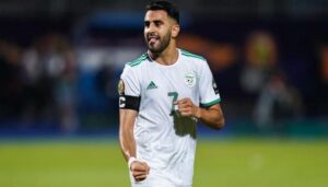 رياض محرز يصنع التاريخ في كأس أمم أفريقيا ويقود الجزائر لانطلاقة نارية أمام السودان