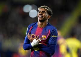  رافينيا ولامين يامال يقودان برشلونة لفوز مريح على فياريال في الليغا