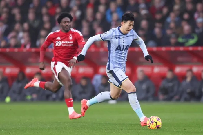 نوتنغهام فورست يستعيد نغمة الانتصارات ويهزم توتنهام بثلاثية نظيفة في الدوري الإنجليزي