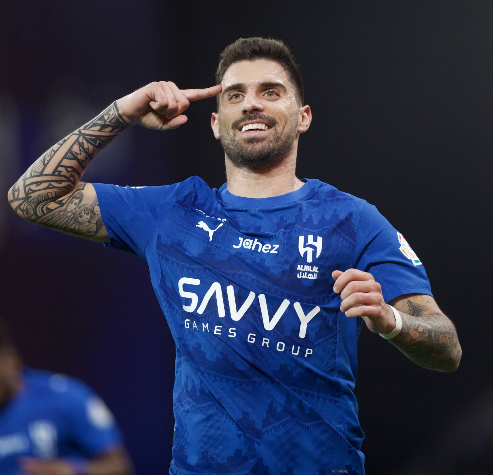 الهلال يهزم الحزم بثلاثية نظيفة ويعزز صدارته للدوري السعودي للمحترفين