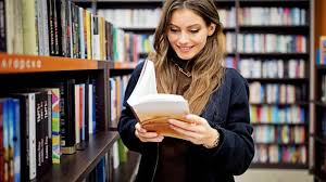 القراءة المتعمقة في عصر الهواتف الذكية: سلاح ذهني ضد التضليل والتوتر