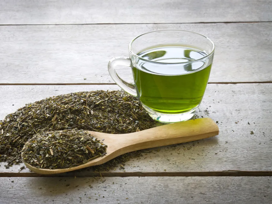 فوائد الشاي الأخضر للأمعاء: كيف يؤثر في الهضم وحركة القولون؟