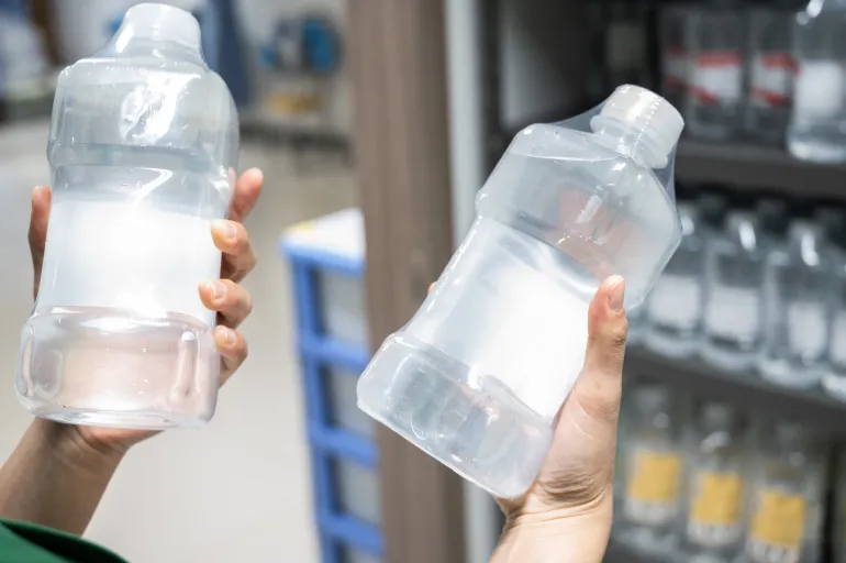 فوائد الكرياتين للنساء: مكمل رياضي بآثار إيجابية تتجاوز بناء العضلات