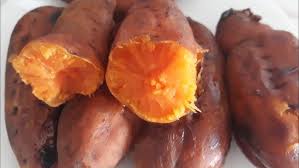 فوائد سلق البطاطا الحلوة: لماذا تعد الطريقة الصحية الأفضل؟