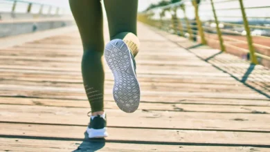 المشي يقلل خطر الزهايمر ويحافظ على صحة الدماغ مع التقدم في العمر