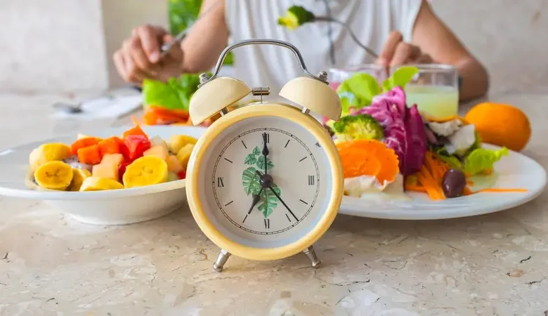 هل الصيام يؤثر على التركيز؟ دراسة علمية تمتد 70 عامًا تحسم الجدل