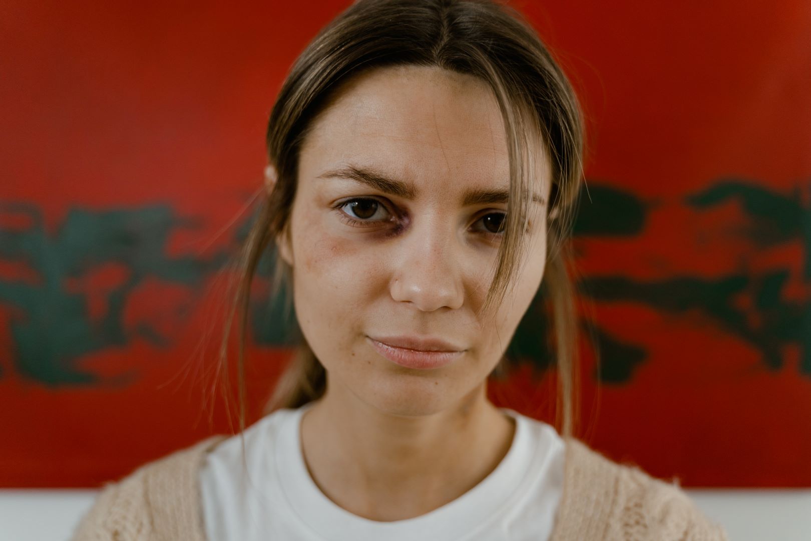 تفسير حلم ضرب امرأة لامرأة في المنام ودلالاته النفسية