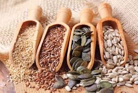 فوائد بذور الكتان.. كنز غذائي صغير يعزز صحة القلب والهضم