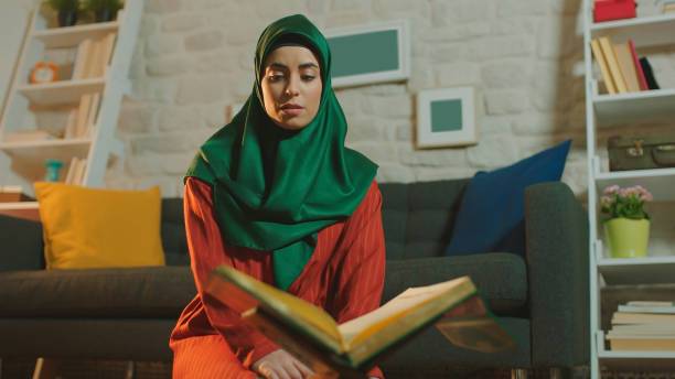 تفسير حلم قراءة القرآن في المنام ودلالاته المختلفة