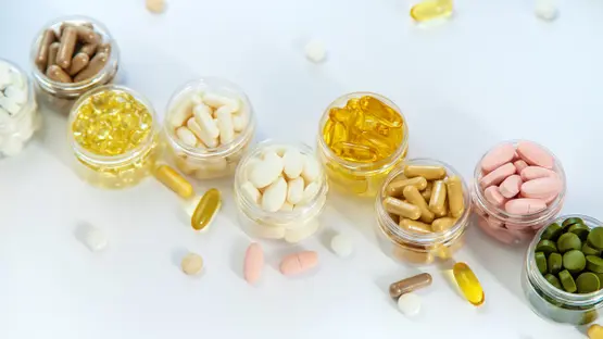 المكملات الغذائية لصحة القلب.. فوائد محتملة ومخاطر يجب الانتباه لها