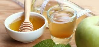 مزيج خل التفاح مع العسل: فوائده الصحية وأضراره المحتملة وطريقة استخدامه الصحيحة