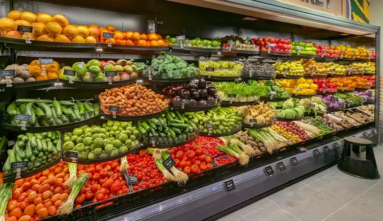 أطعمة تحمي من سرطان القولون: دليل غذائي مدعوم بالأبحاث