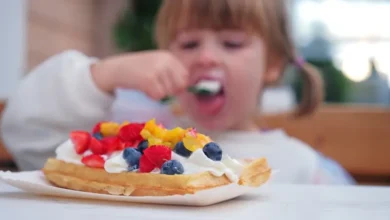 توتر الوالدين قد يزيد خطر سمنة الأطفال ويؤثر على عاداتهم الغذائية