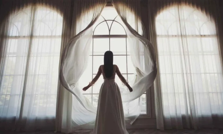 تفسير حلم الستائر البيضاء في المنام ودلالاته النفسية والروحية