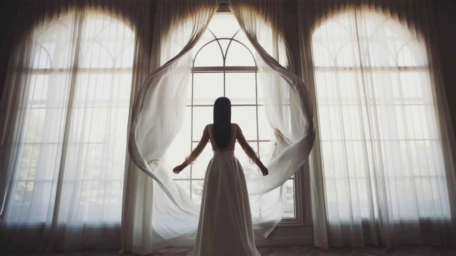 تفسير حلم الستائر البيضاء في المنام ودلالاته النفسية والروحية