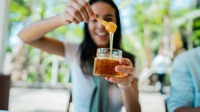 العسل أم المربى: أيهما الخيار الصحي الأفضل؟