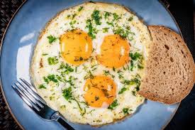 أفضل طريقة لطهي البيض لزيادة امتصاص فيتامين د
