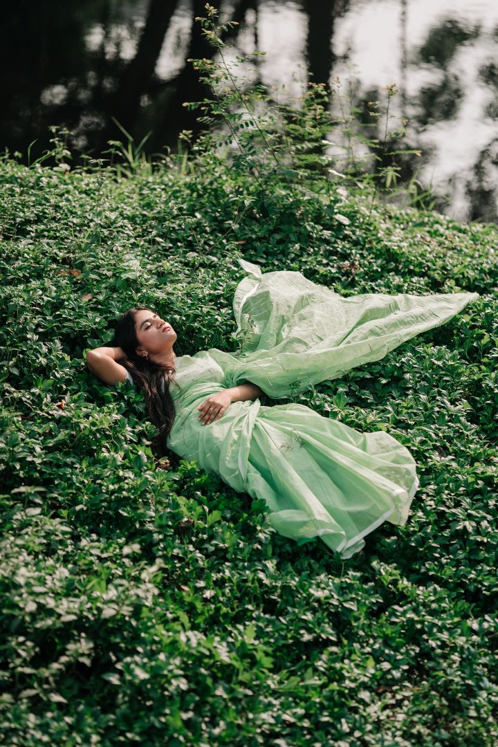 تفسير حلم الفستان الأخضر في المنام للعزباء لابن سيرين ودلالاته بالتفصيل