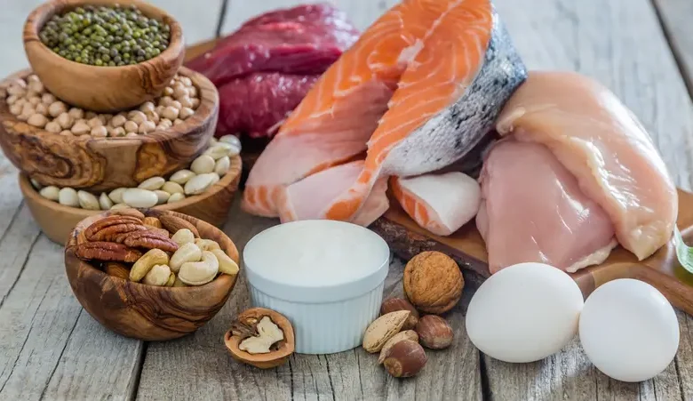 أهمية البروتين في الإفطار كيف يؤثر على الطاقة والتركيز طوال اليوم؟