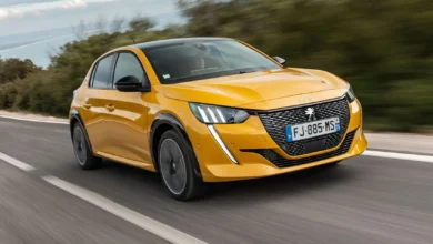 تفسير رؤية السيارة في المنام دلالات القيادة والحوادث والشراء بالتفصيل