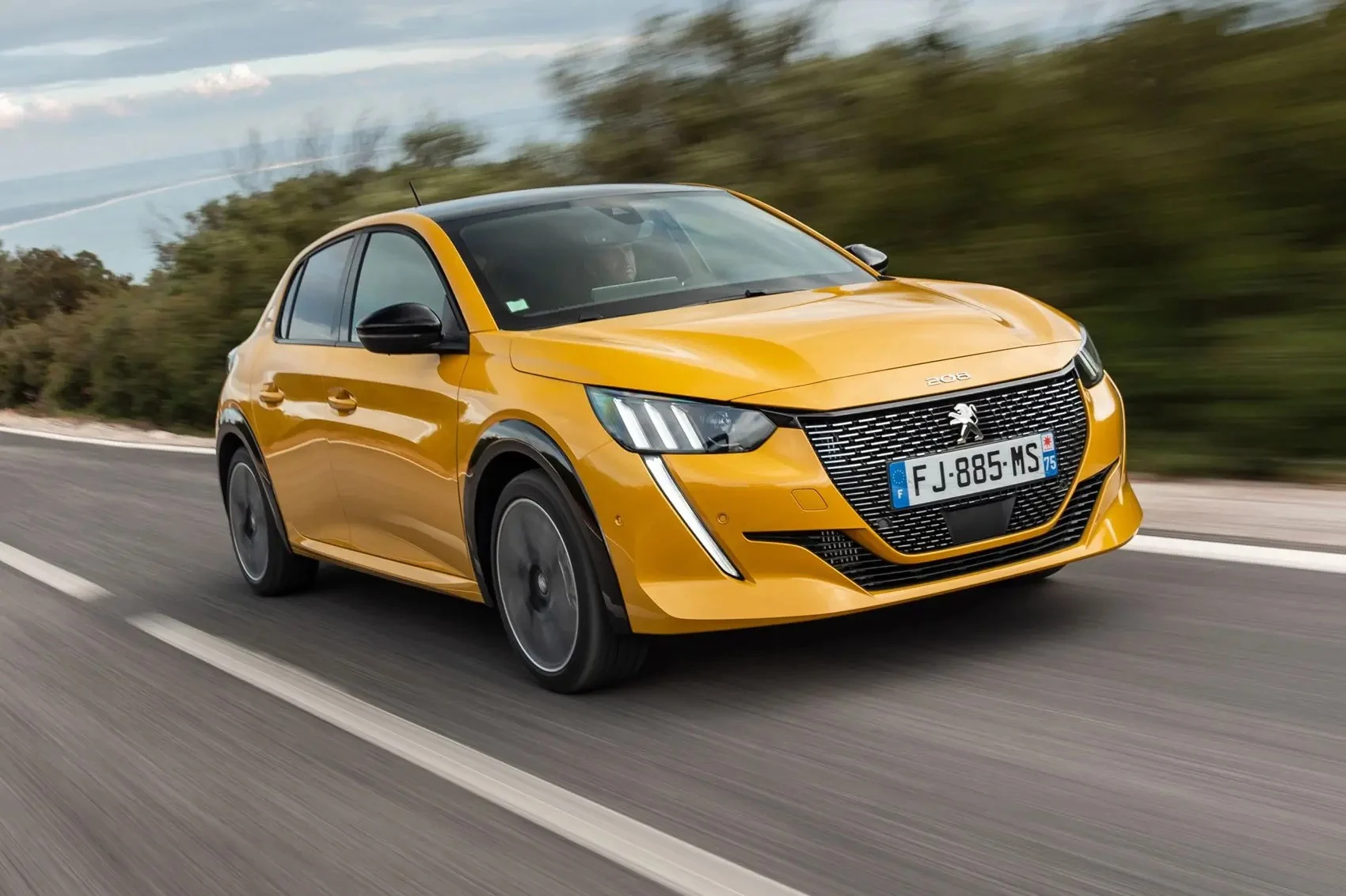 تفسير رؤية السيارة في المنام دلالات القيادة والحوادث والشراء بالتفصيل