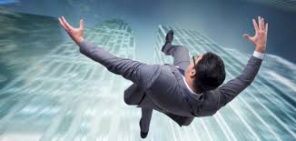  تفسير حلم السقوط من مكان مرتفع في المنام لابن سيرين ودلالاته المختلفة