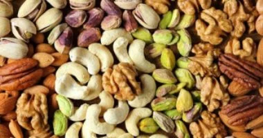 اللوز أم الفستق أيهما أفضل مقارنة صحية شاملة