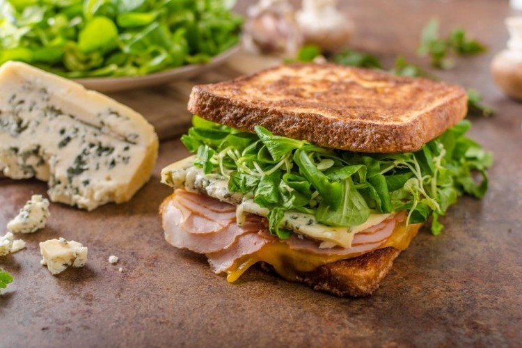 تأثير الخبز الأبيض على سكر الدم لماذا يسبب ارتفاعًا سريعًا