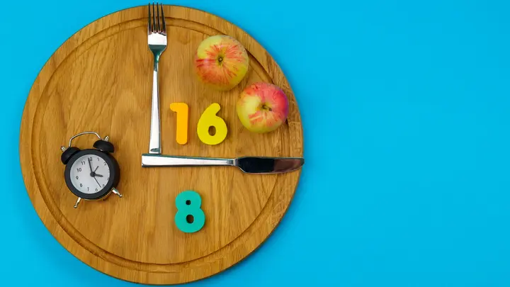  الصيام المتقطع وتكيس المبايض هل يساعد في تحسين الهرمونات