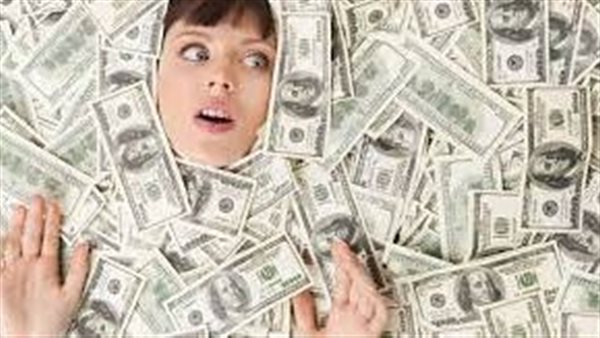 تفسير رؤية المال الورق في المنام للمتزوجة بالتفصيل